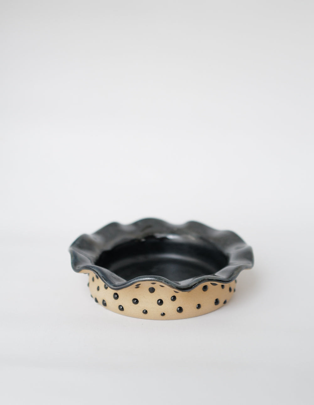 Monochrome Wave Ashtray