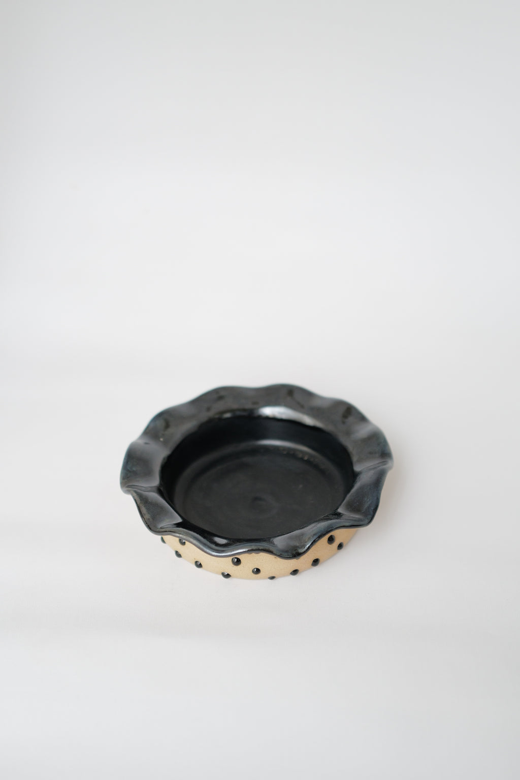 Monochrome Wave Ashtray